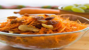 Przepis na surówkę z marchewki jak w restauracji